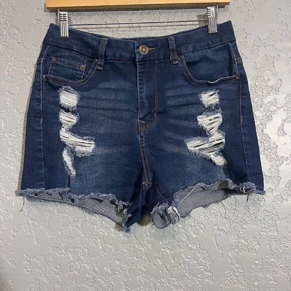Rue 21 Curvy Festival Shorts - Picture 2 of 10